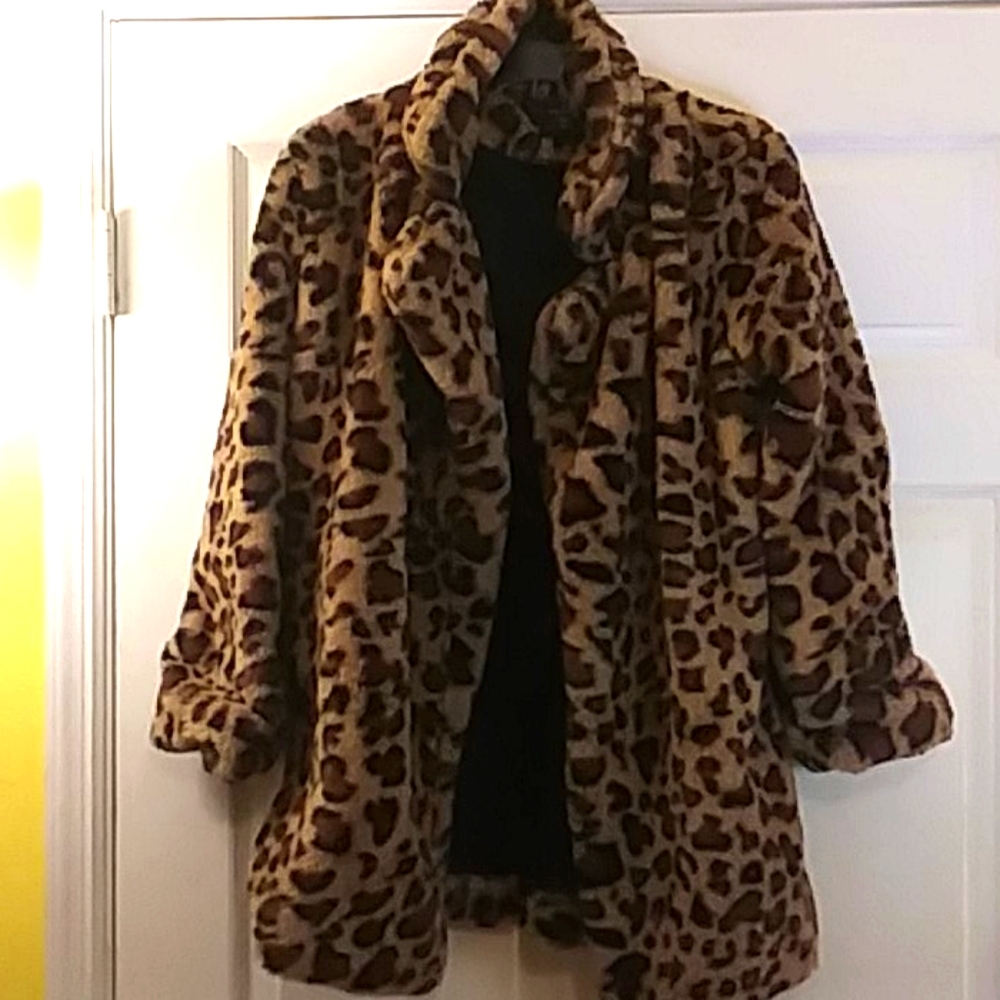 Faux fur leopard print coat